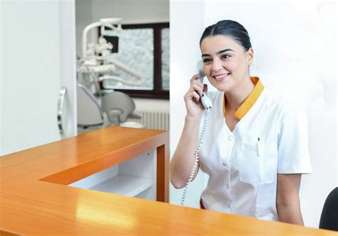 As of Feb 6, 2024, the average hourly pay for a Dental Office Receptionist in the United States is $18.73 an hour. While ZipRecruiter is seeing hourly wages as high as $25.24 and as low as $11.54, the majority of Dental Office Receptionist wages currently range between $15.87 (25th percentile) to $20.91 (75th percentile) across the United States.